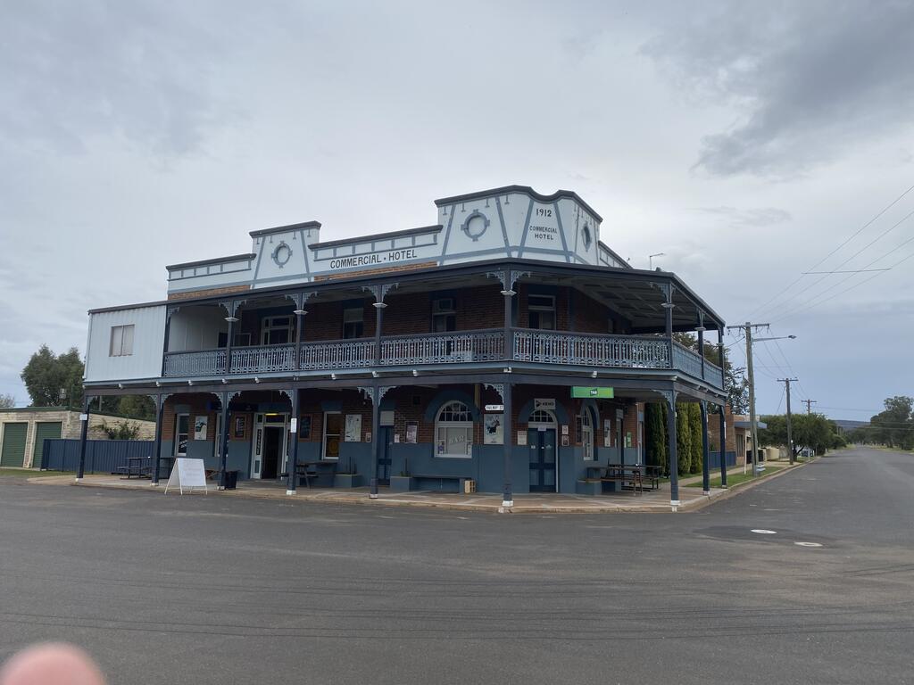 Curlewis ACT Hotel NSW