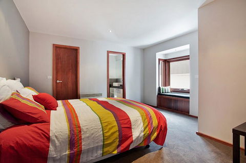 Cool Change - Hotel NSW 2
