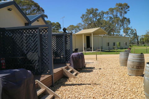 Coonawarra Cabins Unit B - Hotel NSW 2