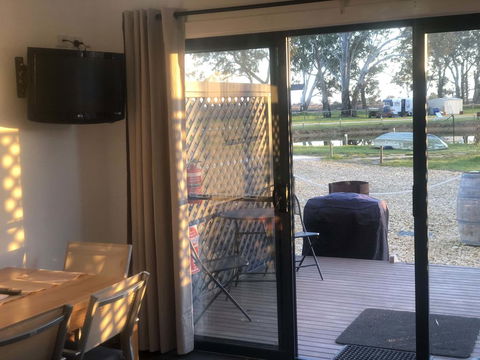 Coonawarra Cabins Unit D - Hotel NSW 2