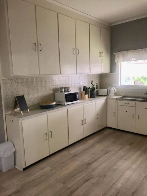 Cosy Country Cottage With AirCon - Hotel NSW 3