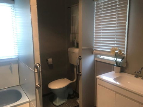 Cosy Country Cottage With AirCon - Hotel NSW 2
