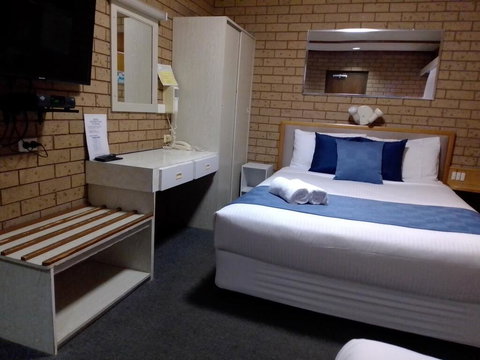 Country Home Motor Inn - Hotel NSW 3