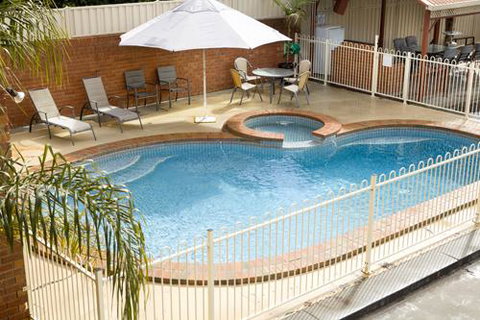 Courtyard Motor Inn - Hotel NSW 1