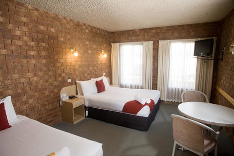 Courtyard Motor Inn - Hotel NSW 2