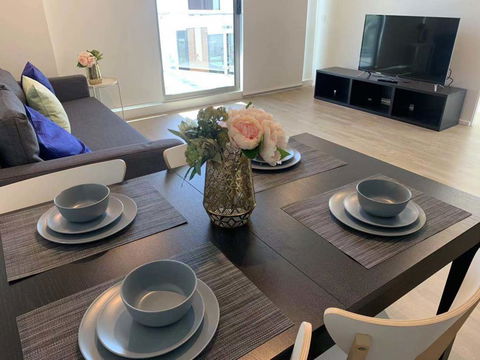 Cozy & Brand New Apt In The Heart Of Western - Hotel NSW 3