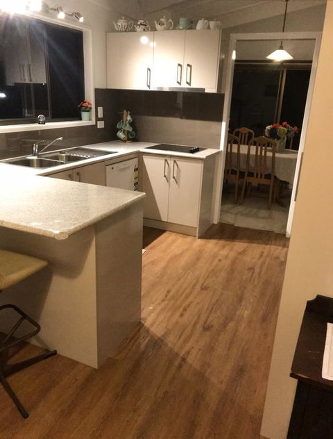 Di's Manor Homestay - Hotel NSW 3
