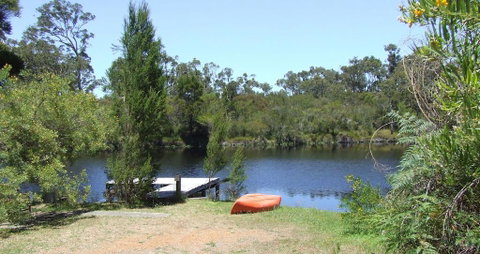 Donnelly Lakes - Hotel NSW 2