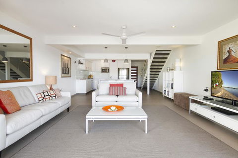 Driftwood U2 - Hotel NSW 1