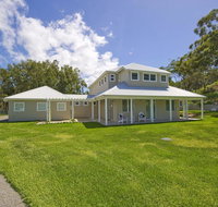 Echo Beach House 16 Reflections Dr - Luxurious House with Magnificent Pool and Ducted Air - Hotel NSW