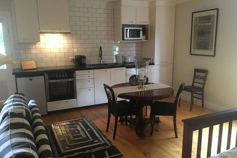 Elmswood BnB - Hotel NSW 3
