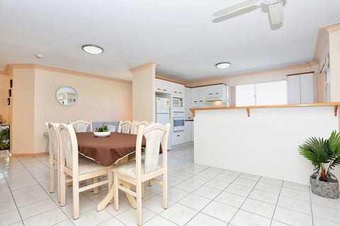 Enjoy Sunsets And Waterviews From Your Private Balcony - Hotel NSW 2