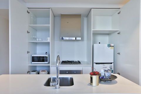 EQ TOWER Melbourne CBD APT - Hotel NSW 2