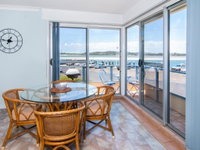 Fairholme 8 Perfect Lakefront Position