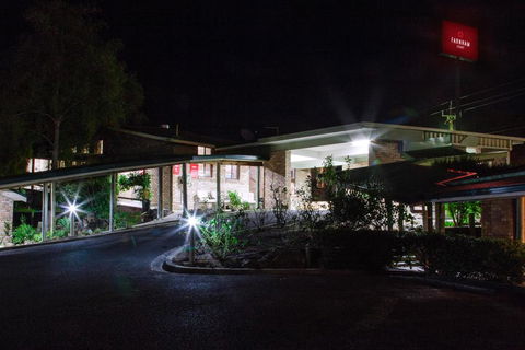 Farnham Court Motel And Restaurant - Hotel NSW 1