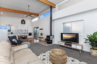 Book Illowa Accommodation Vacations Hotel NSW Hotel NSW