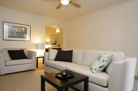 Feathers Serviced Townhouse - Hotel NSW 3