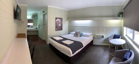 Finley Country Club Hotel Motel - Hotel NSW 3