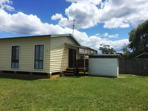 Flat 2, 42 McMillan Rd - Hotel NSW 0