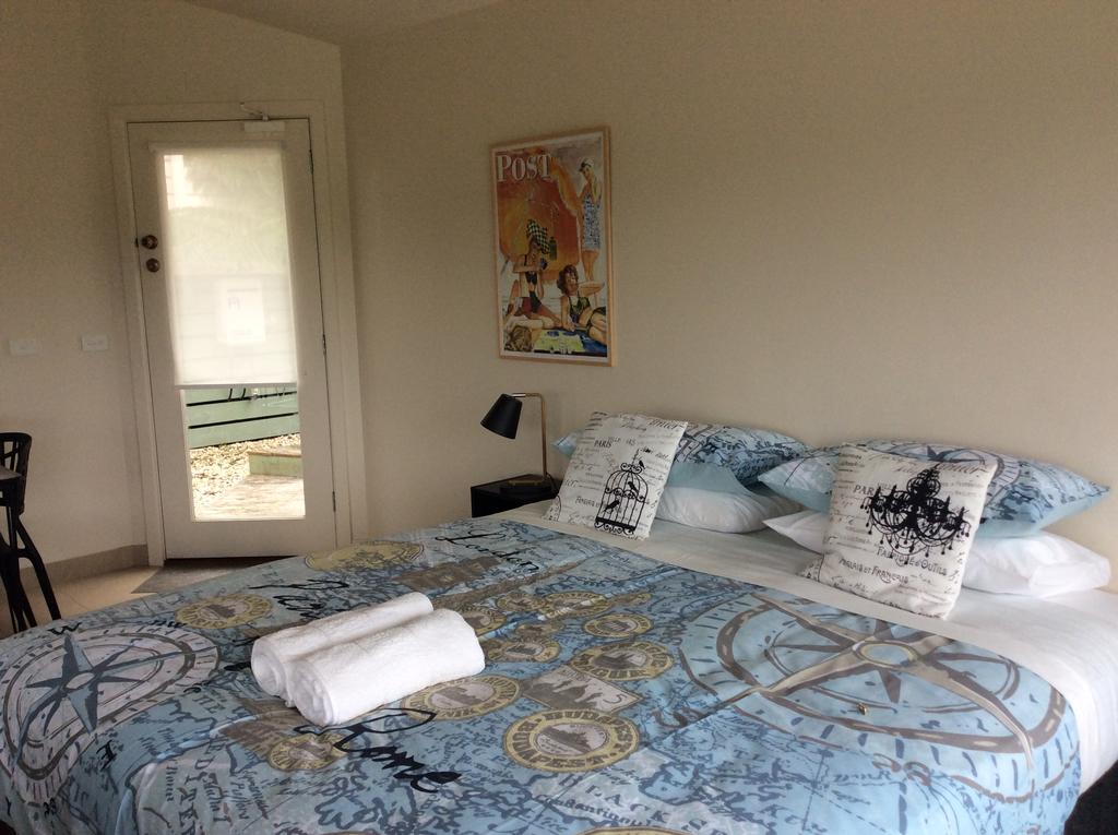 Mount Sabine VIC Hotel NSW