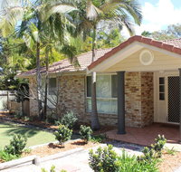 FRANGIPANI BEACH HOUSE - PET FRIENDLY 22 Belbourie Cres Boomerang Beach