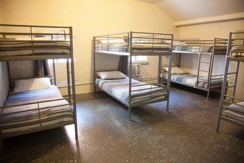 Fremantle Hostel - Hotel NSW 1