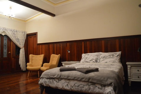 Gargoyle Lodge - Hotel NSW 3