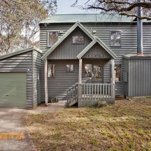 Gimme Shelter - Hotel NSW 3