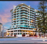 Glenelg Getaway 3 bedroom apartment - Hotel NSW