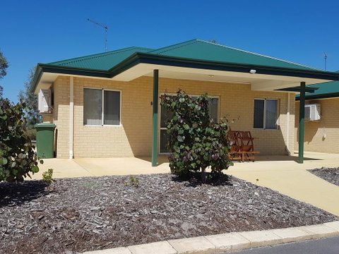 Golden Ponds - Hotel NSW 3