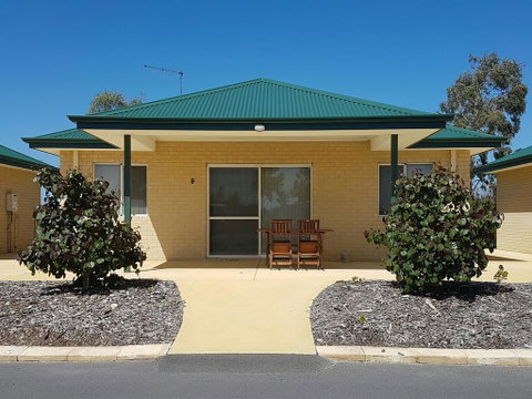 Golden Ponds - Hotel NSW 1