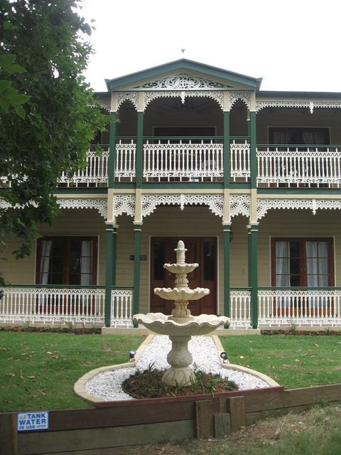 Grove Manor - Hotel NSW 3