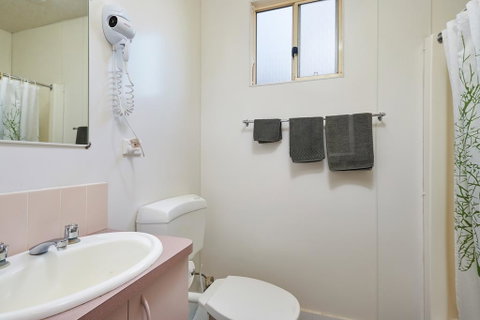 Gundagai Cabins & Tourist Park - Hotel NSW 3