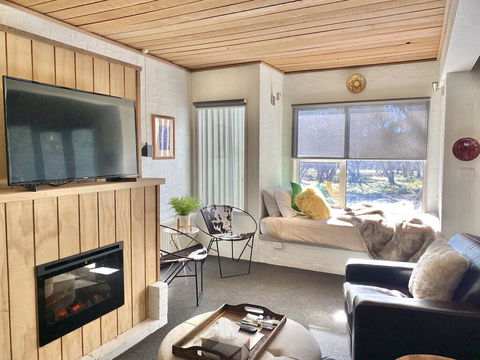 Heto's SnowGums 9 - Hotel NSW 0