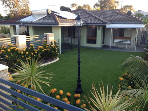 Hillarys Holiday Home - Hotel NSW 0