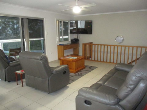 Holiday In Style - Hervey Bay - Hotel NSW 3