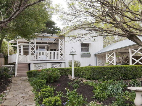Hollyoak Cottage - Delightful, Ducks And Doileys! - Hotel NSW 0