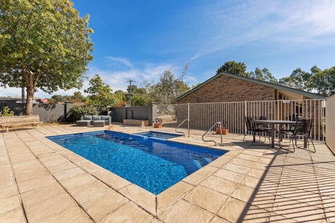 Homestead Motor Inn & Apartments - Hotel NSW 2