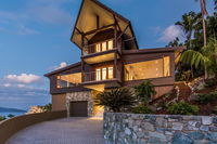 Horizons on Hamilton Island