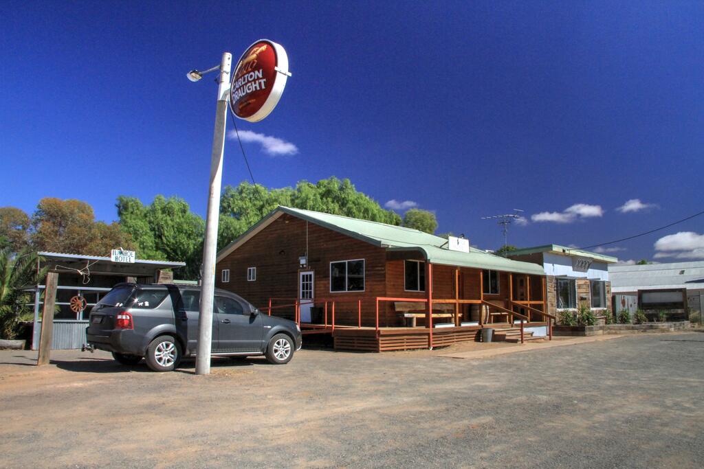 Ivanhoe ACT Hotel NSW