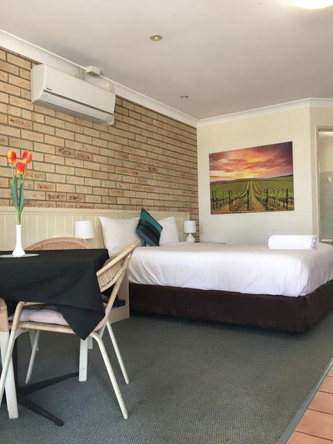 Jolly Swagman Motor Inn - Hotel NSW 3