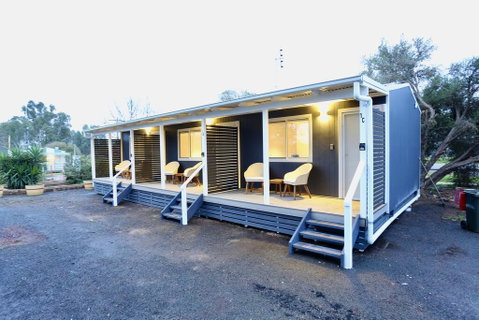 Junee Tourist Park - Hotel NSW 2