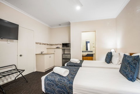 Karratha Central Apartments - Hotel NSW 3