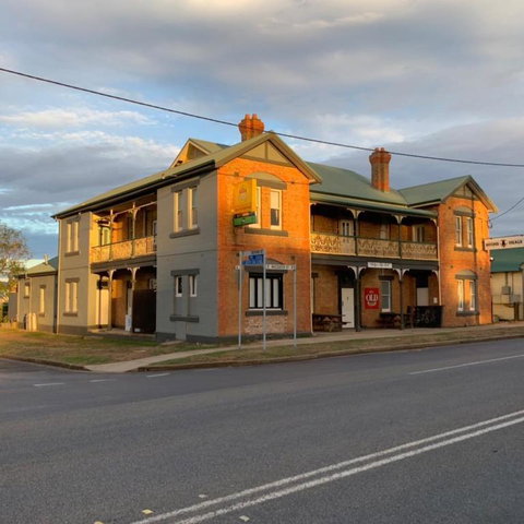 Kellys Top Pub - Hotel NSW 3