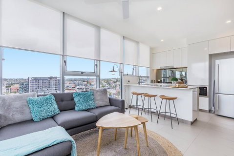 KOZYGURU NEWSTEAD DESIGNER 2 BED APT FREE PARKING POOL + GYM QNE088 - Hotel NSW 0