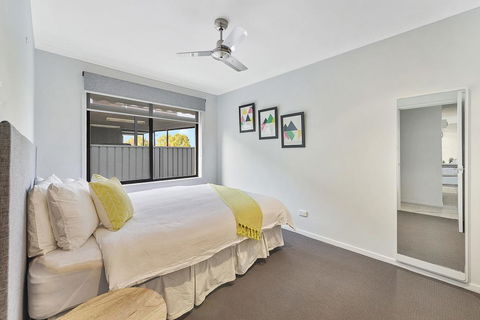 Lake Escape On Pool Avenue - Hotel NSW 3
