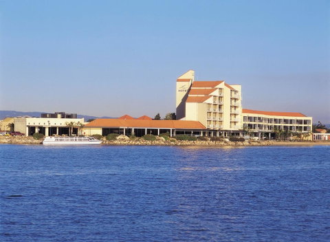 Lakes Hotel - Hotel NSW 0