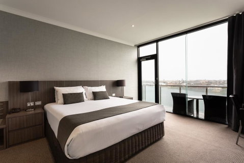 Lakes Hotel - Hotel NSW 2