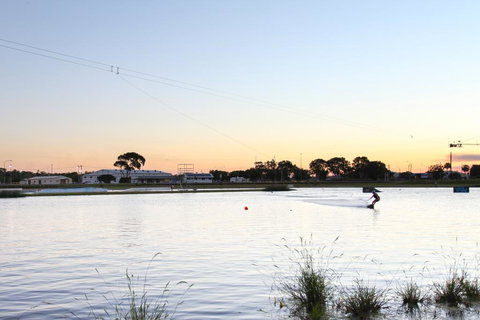Lakeside Deck House - Hotel NSW 1