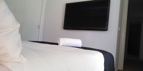 Lakeside Retreat & Business - Hotel NSW 1